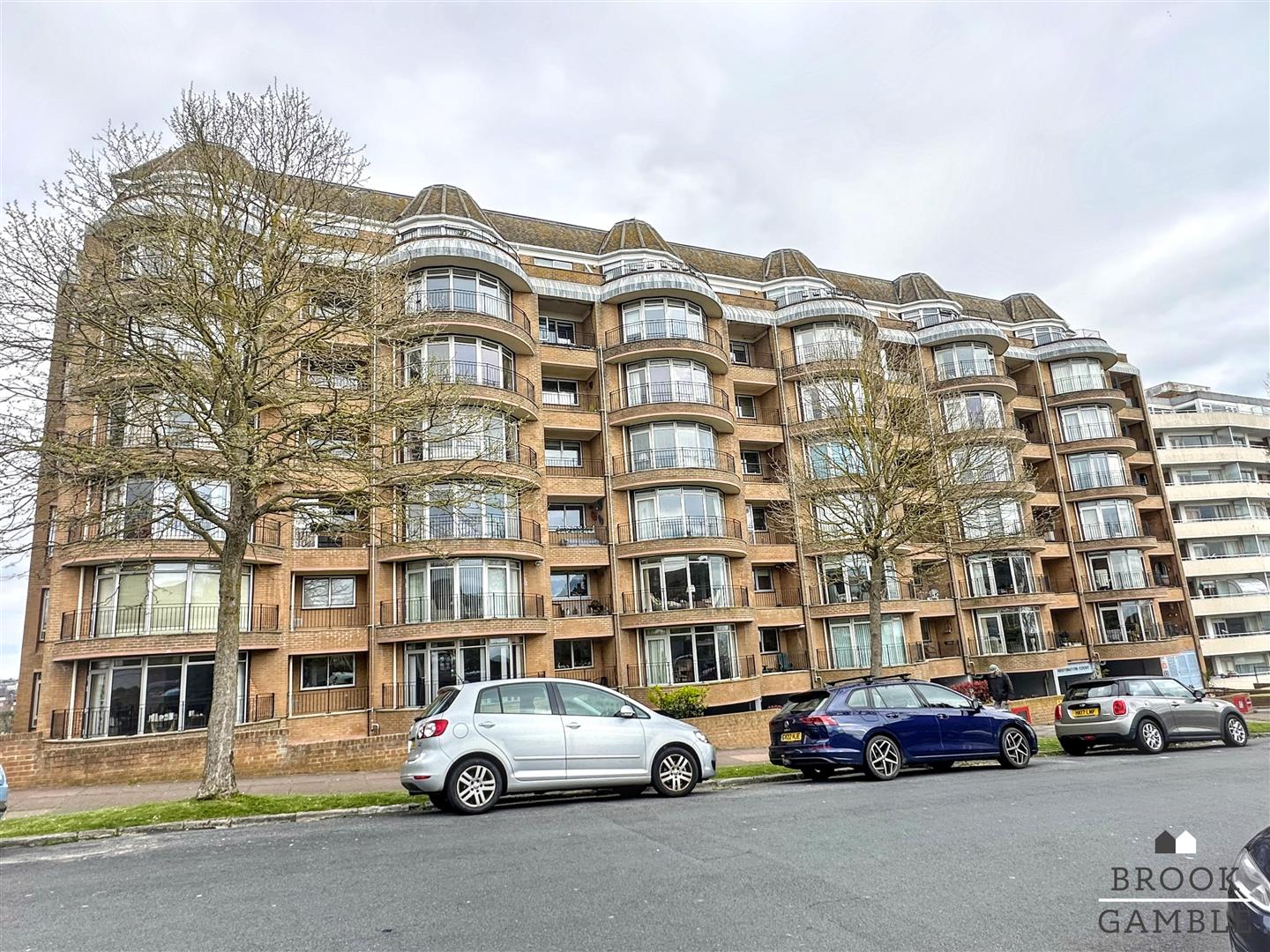 3 Bedroom Flat for Sale: £350,000. St. Johns Road in Eastbourne, East Sussex